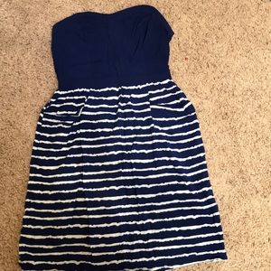 Strapless dress with pockets